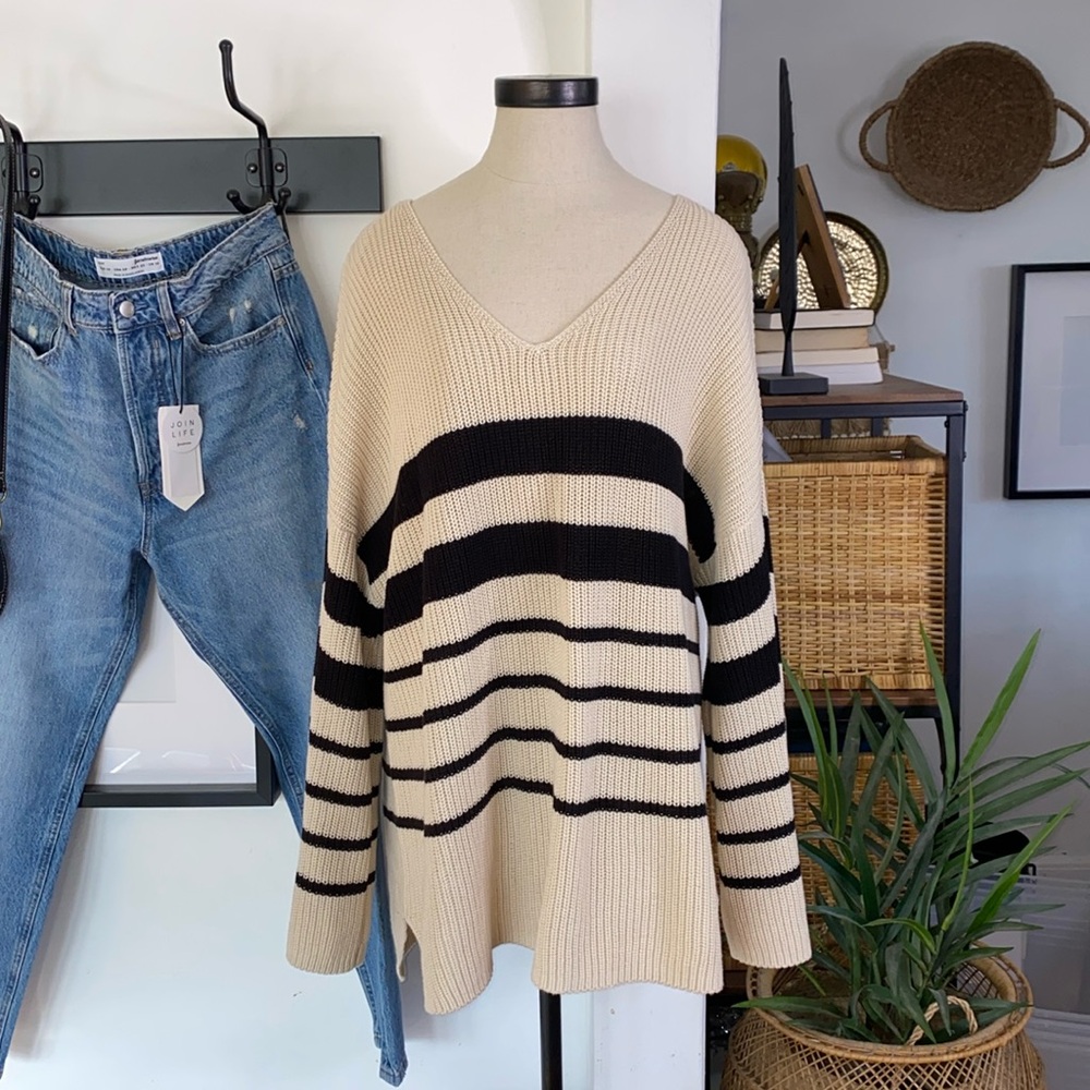 C&A Creme / black block striped v neck knit